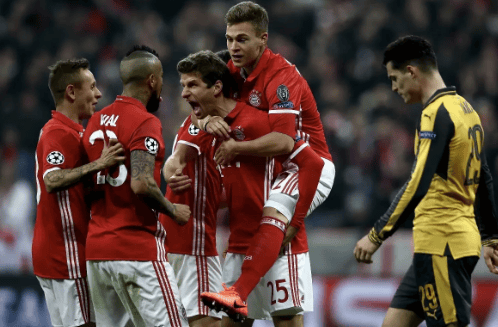 掘金约基奇豪取三双助球队连胜（约基奇砍三双，率掘金豪取连胜）