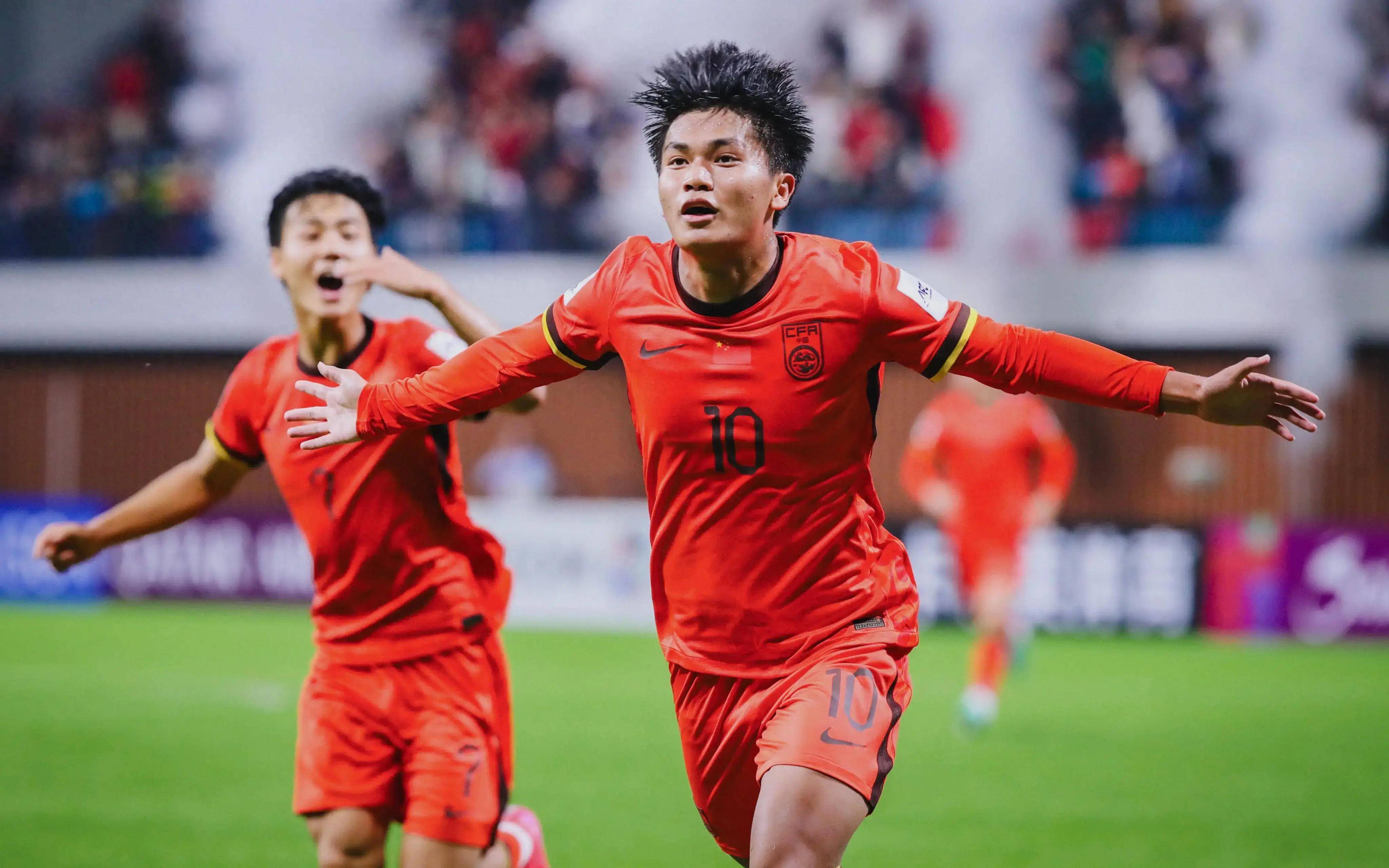 郭艾伦斩获MVP，终于圆梦，球迷释然（郭艾伦荣膺MVP，圆梦时刻，球迷释怀）