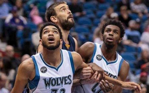 传记作者：莱万曾不满哈维的训练，他在波兰和拜仁都曾施压换帅（传记作者曝：莱万不满哈维训练，曾在波兰与拜仁施压促成换帅）