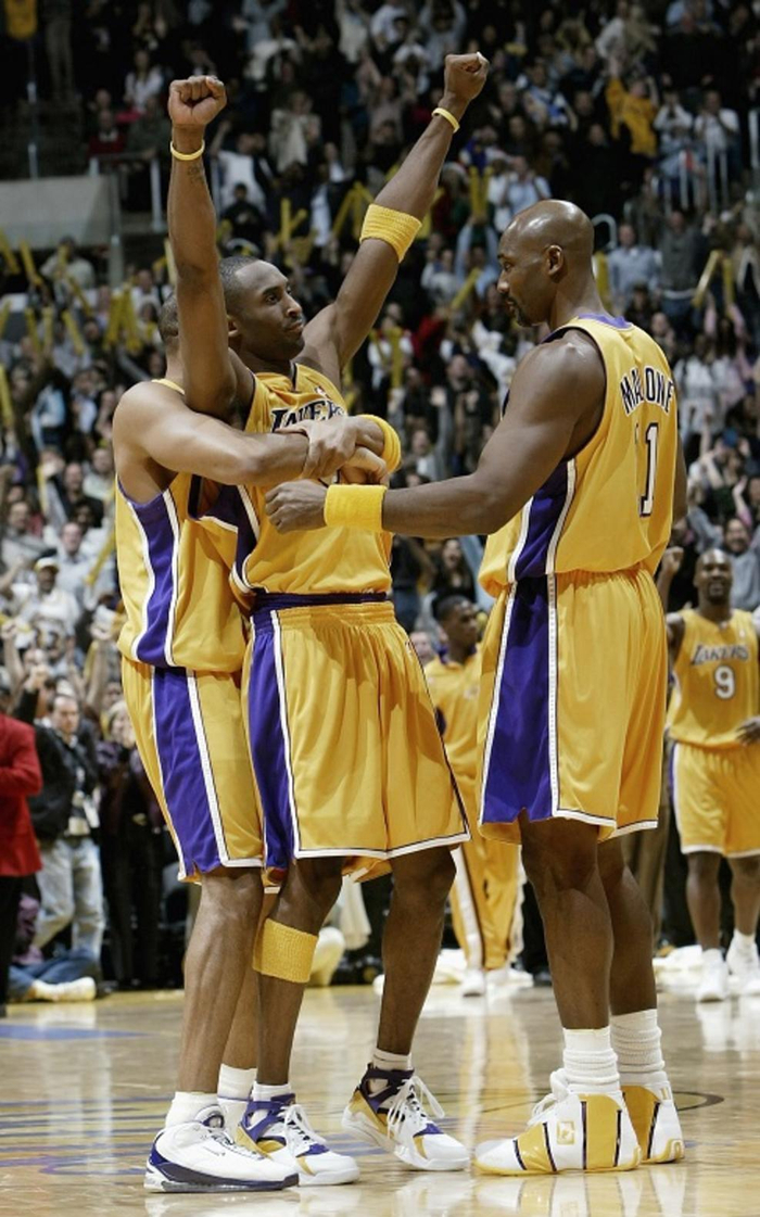 越看越离谱的VAR（愈看愈荒诞的VAR）