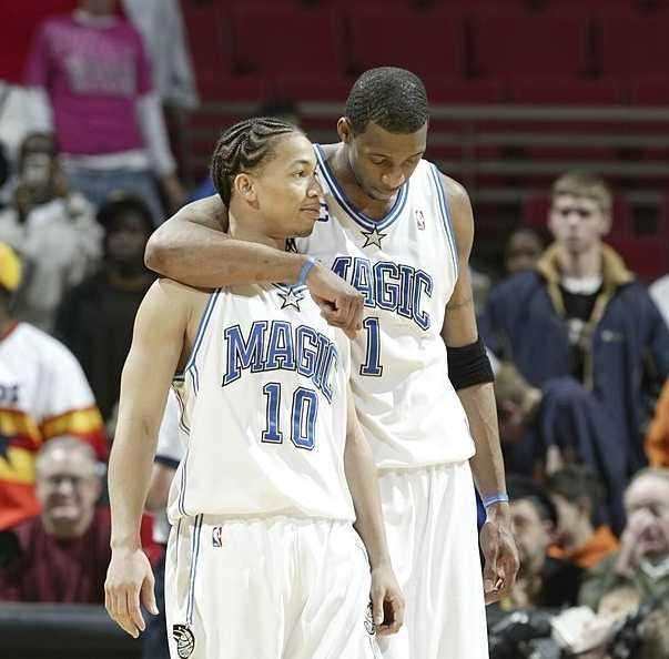 北京时间12月11日凌晨，皇马在欧冠联赛阶段第6轮主场1-2遭曼城逆转。（欧冠第6轮，皇马主场1-2遭曼城逆转（北京时间12月11日凌晨））