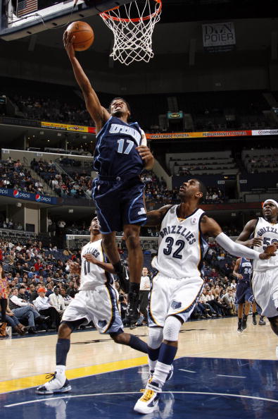 米兰逆转取胜：让2追3靠阿莱格里“电话指挥”，更靠美队替补救主（米兰让二追三逆转取胜：阿莱格里电话布阵，美队替补建功）