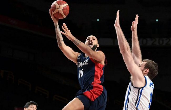 记者：拜仁计划签下17岁厄瓜多尔中卫奥拉亚，并准备将其外租（记者称拜仁拟引进17岁厄瓜多尔中卫奥拉亚，签约后将外租）